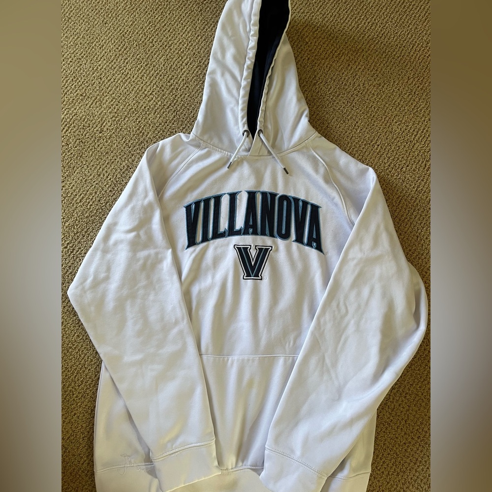 Villanova sweatshirt size XL